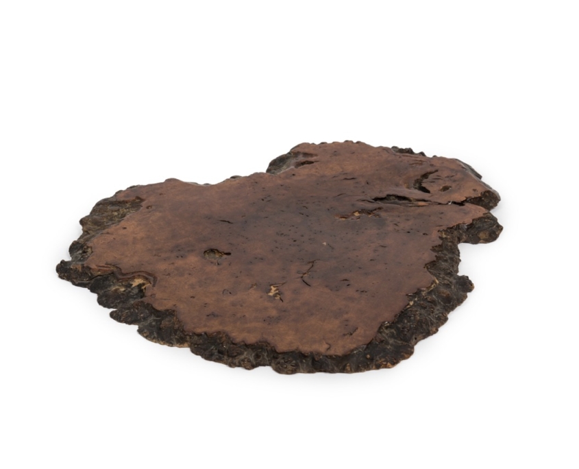 Plateau décoratif de ronce de bois noueux à patine brun foncé, destiné à accueillir un bonsaï.