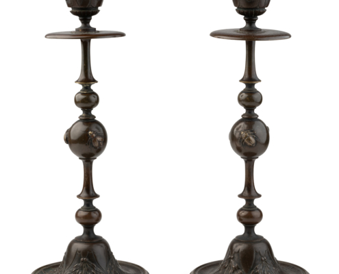 2026-1479 PAIRE BOUGEOIRS BRONZE INSECTES (1)